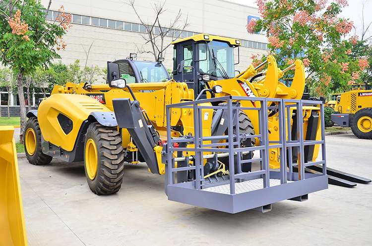 XCMG Official 4.5 ton telehandler XC6-4517K chinese 17m telehandler forklift with attachments price